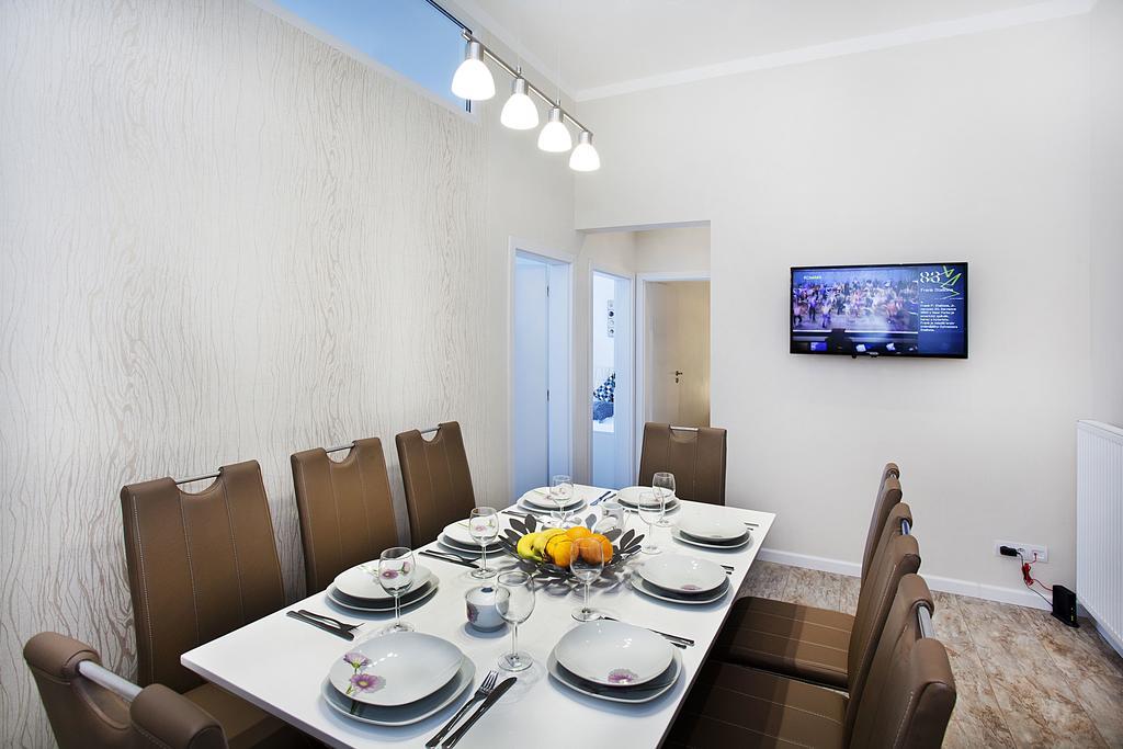 Celebration Flat By Ruterra Διαμέρισμα Πράγα Δωμάτιο φωτογραφία
