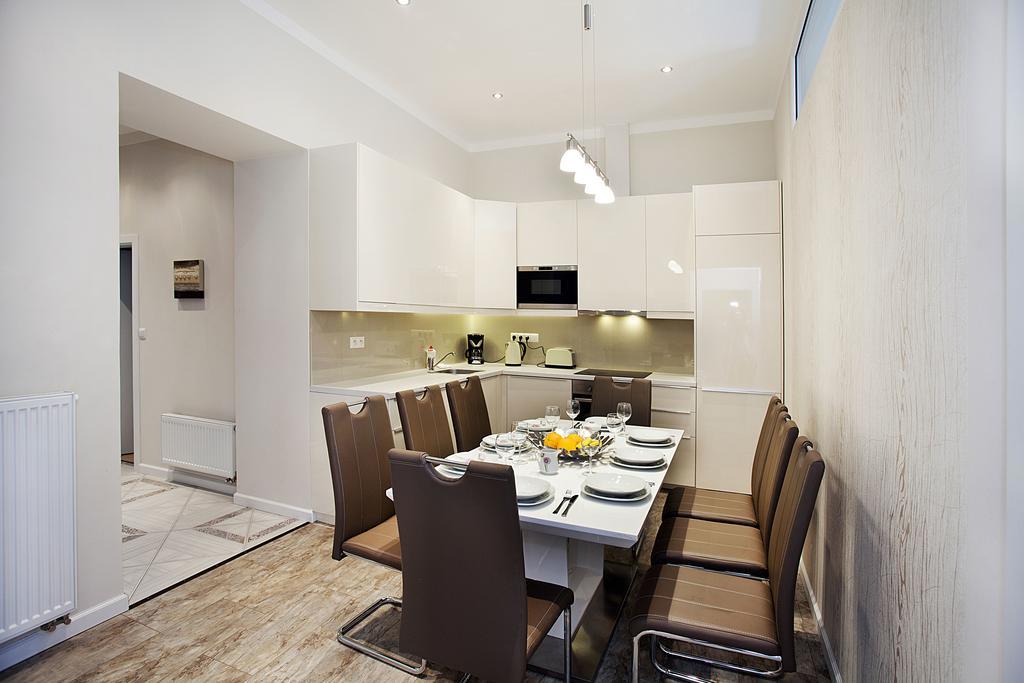 Celebration Flat By Ruterra Διαμέρισμα Πράγα Δωμάτιο φωτογραφία